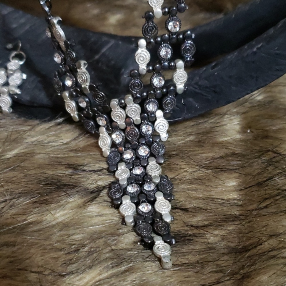 Black & Sliver Necklace/Earrings Set 16"